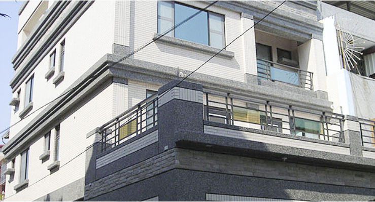和闐營造以「敬業苛求、專業工程」為企業宗旨，以專業工程技術為建築營建基礎，透過每件承攬實績創新及價值全力以赴，安心是建築的竣工標準，創造讓客戶信賴的建築。